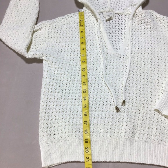 Elegant Cream Hooded Knit Sweater - Picture 6 of 7